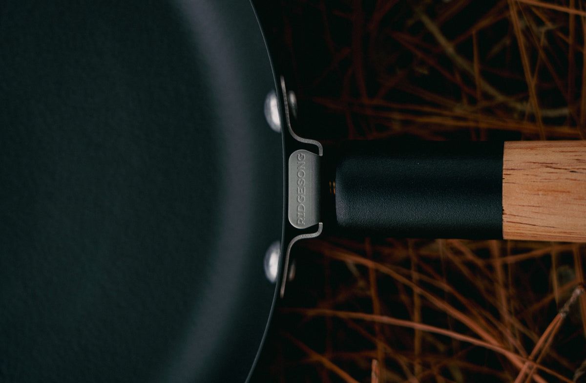 YS012 iron pan rivets, metal connector and white oak handle detail